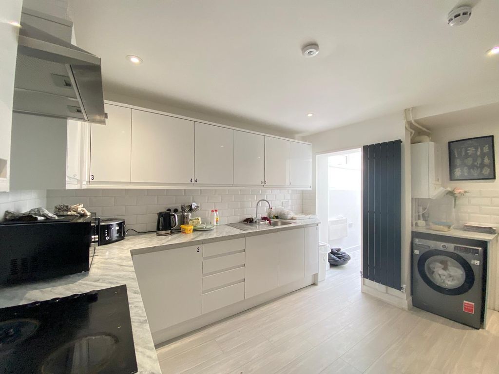 Property photo 1 of 5 Photo