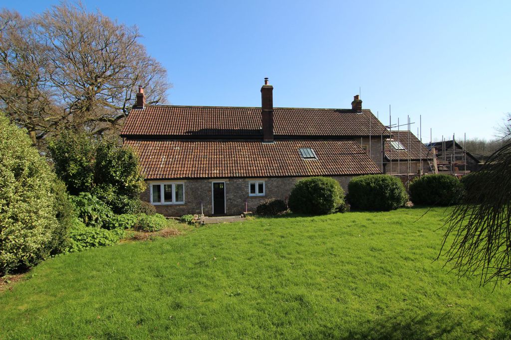 Property photo 3 of 28