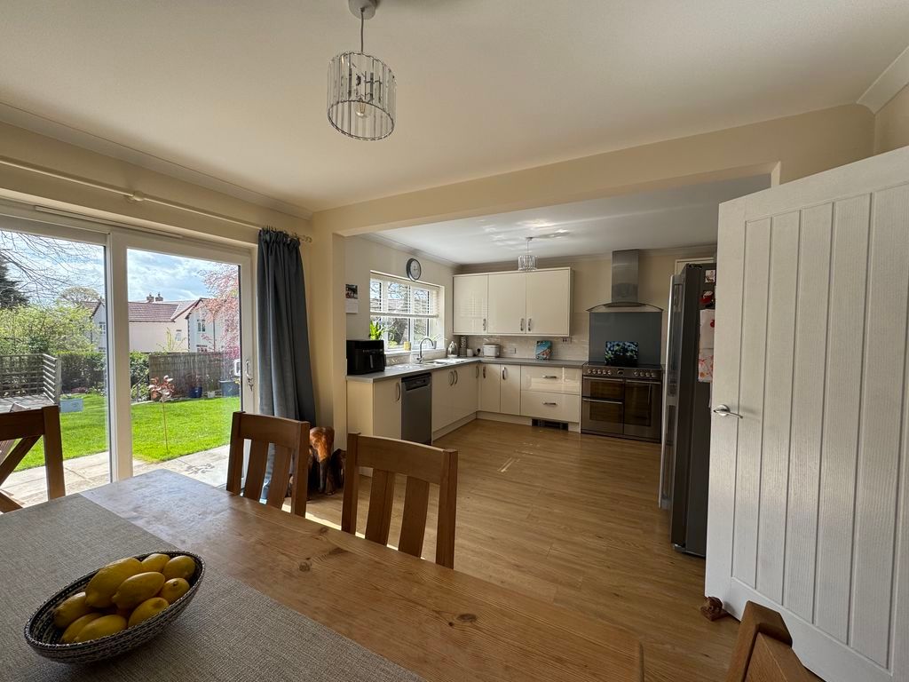 Property photo 2 of 30 Dining/Kitchen