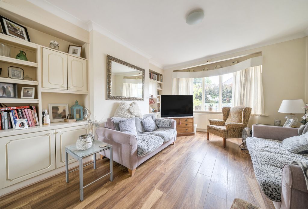 Property photo 3 of 14 1346590-1-68B8119...