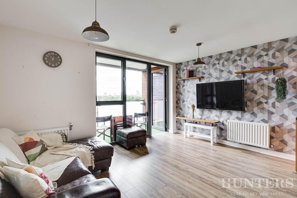 Property photo 2 of 22 106, Isobel Place London, N15 4Fp-07.Jpg