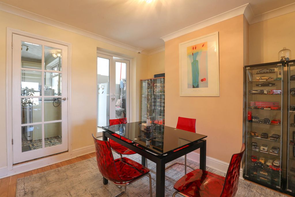 Property photo 3 of 17 Dining Room