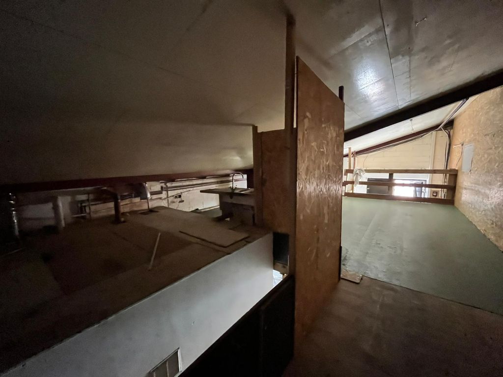 Property photo 3 of 4