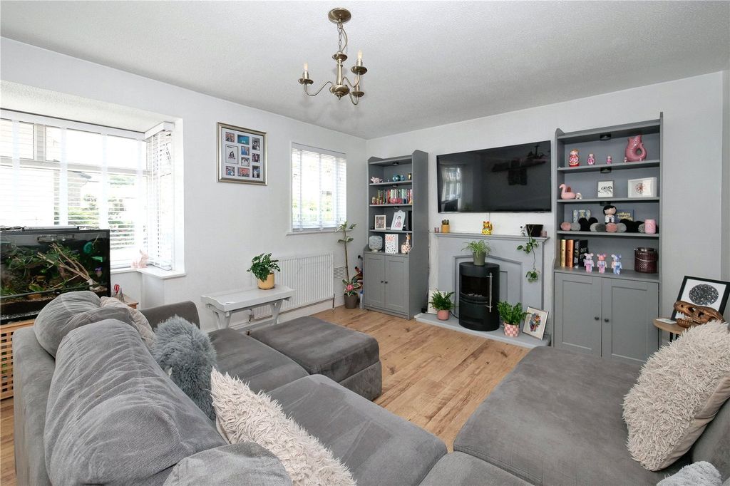 Property photo 2 of 21 Picture No. 24