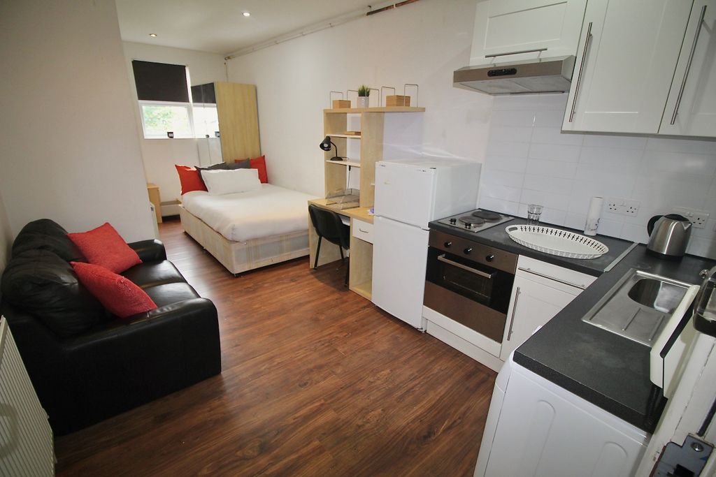 Property photo 2 of 5