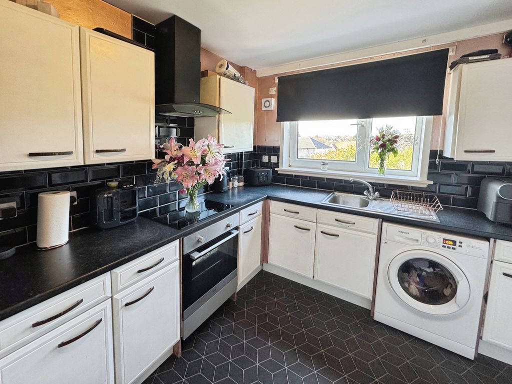 Additional image 6 of 3 bed flat for saleSalisbury Place, Clydebank G81
