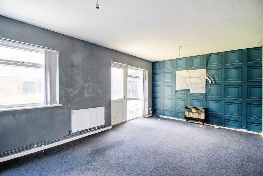 Property photo 2 of 15 Pbox-Img.Jpg