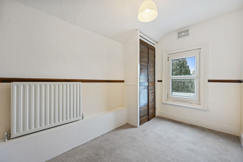 Property photo 3 of 17 Image