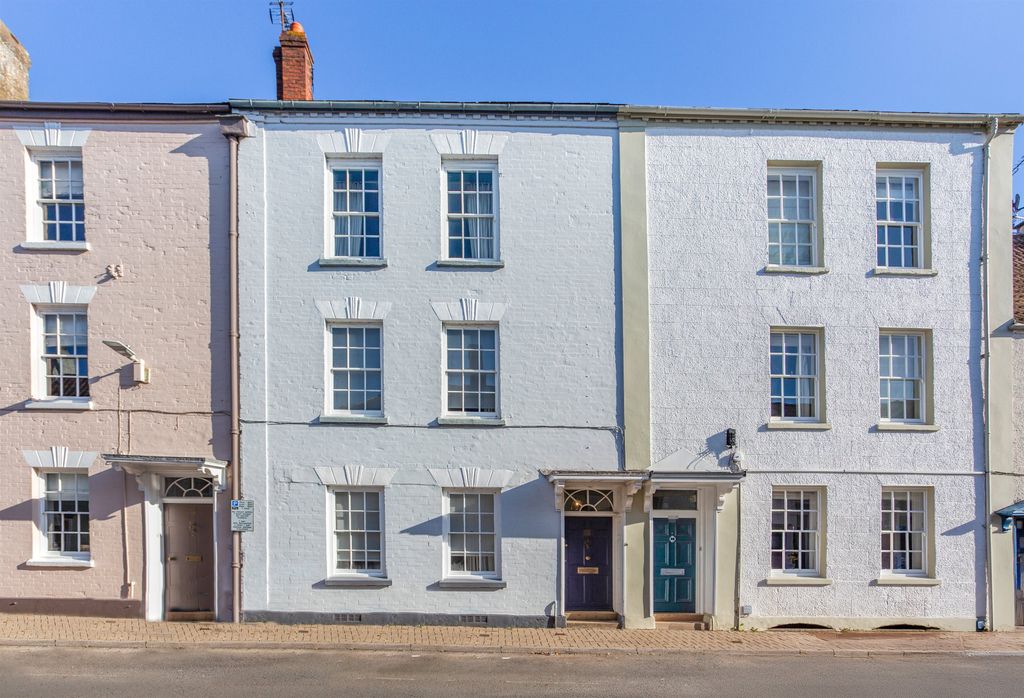 Property photo 1 of 33