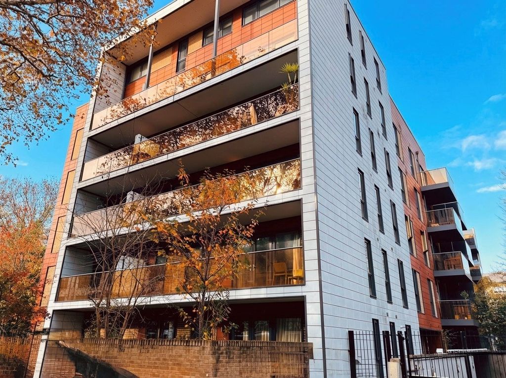 Property photo 1 of 8 1 Bed Flat To Rent Kings Arms, East Acton Lane W3