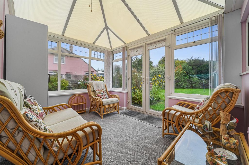 Property photo 3 of 13 Conservatory