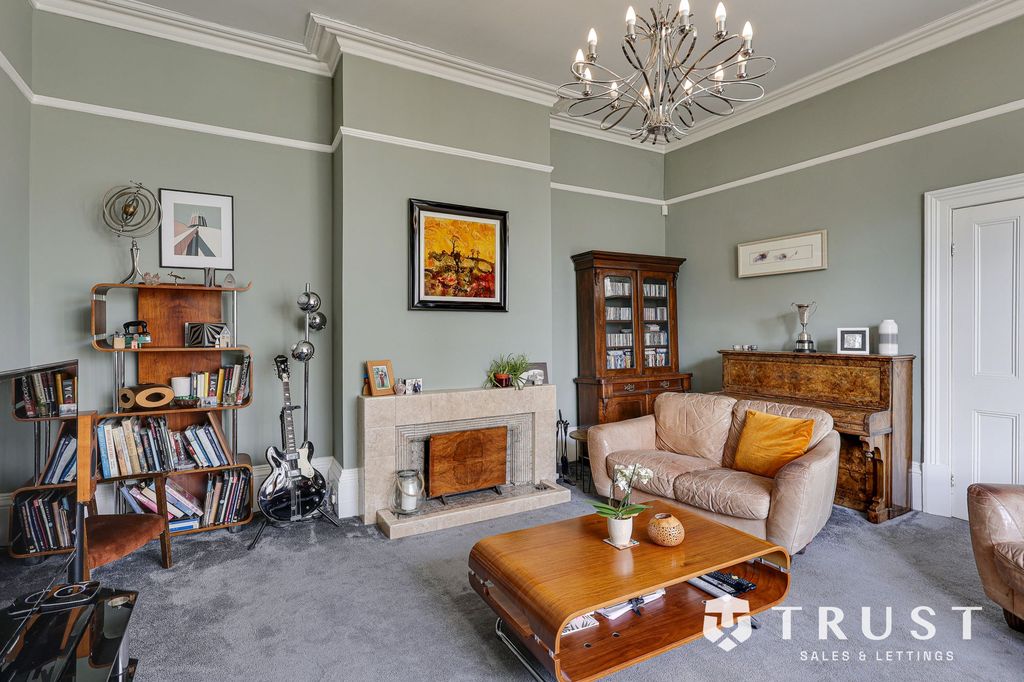 Property photo 2 of 44