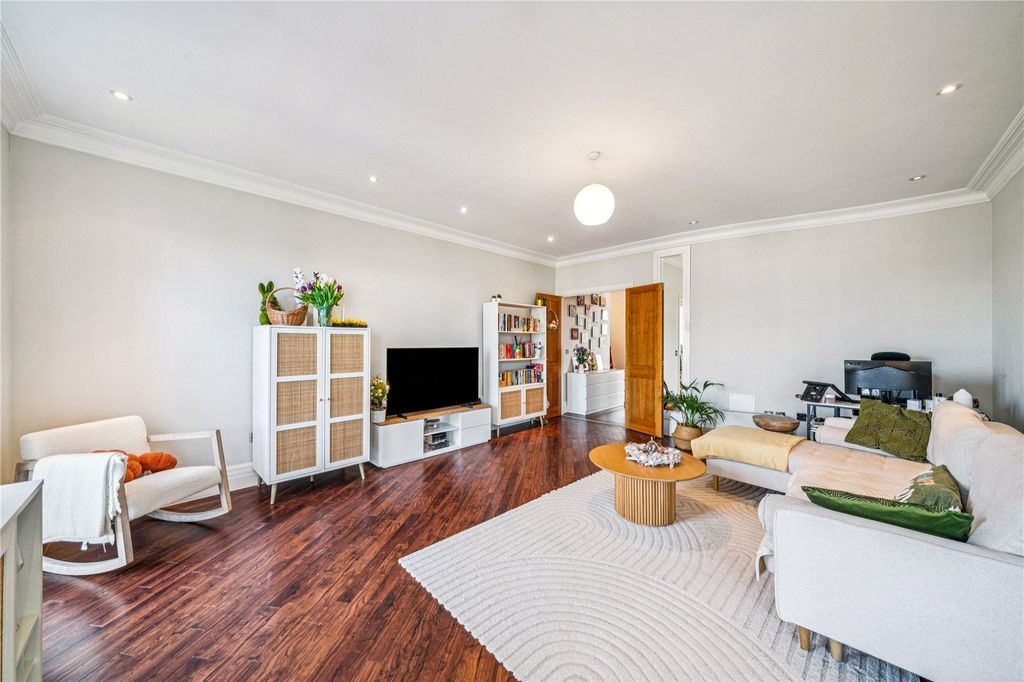 Property photo 2 of 13 Picture No. 02