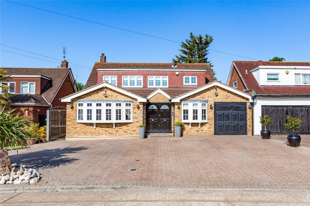 Property photo 3 of 20 Front