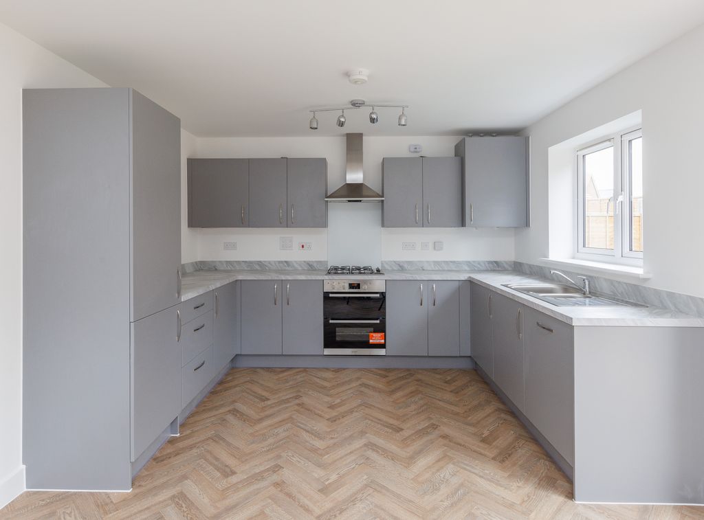 Property photo 3 of 8 Photo