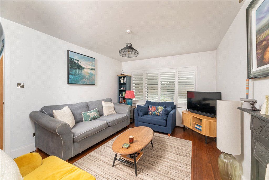 Property photo 2 of 24 Lounge