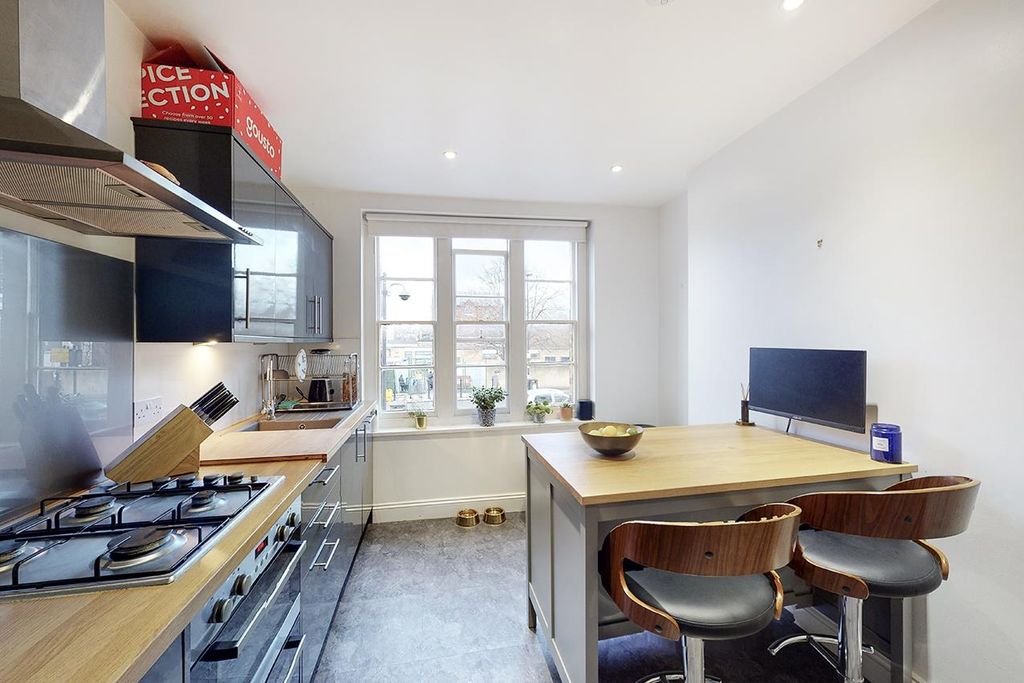 Property photo 3 of 11 W06.Jpg