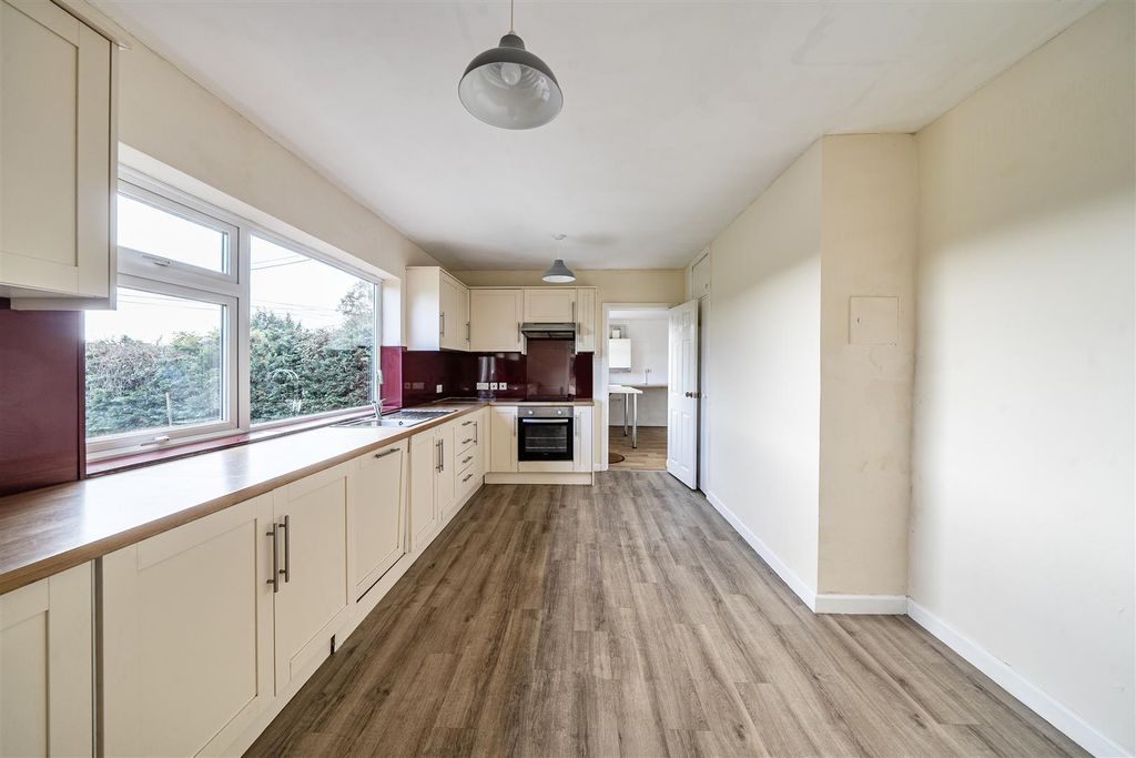 Property photo 2 of 17 Kitchen