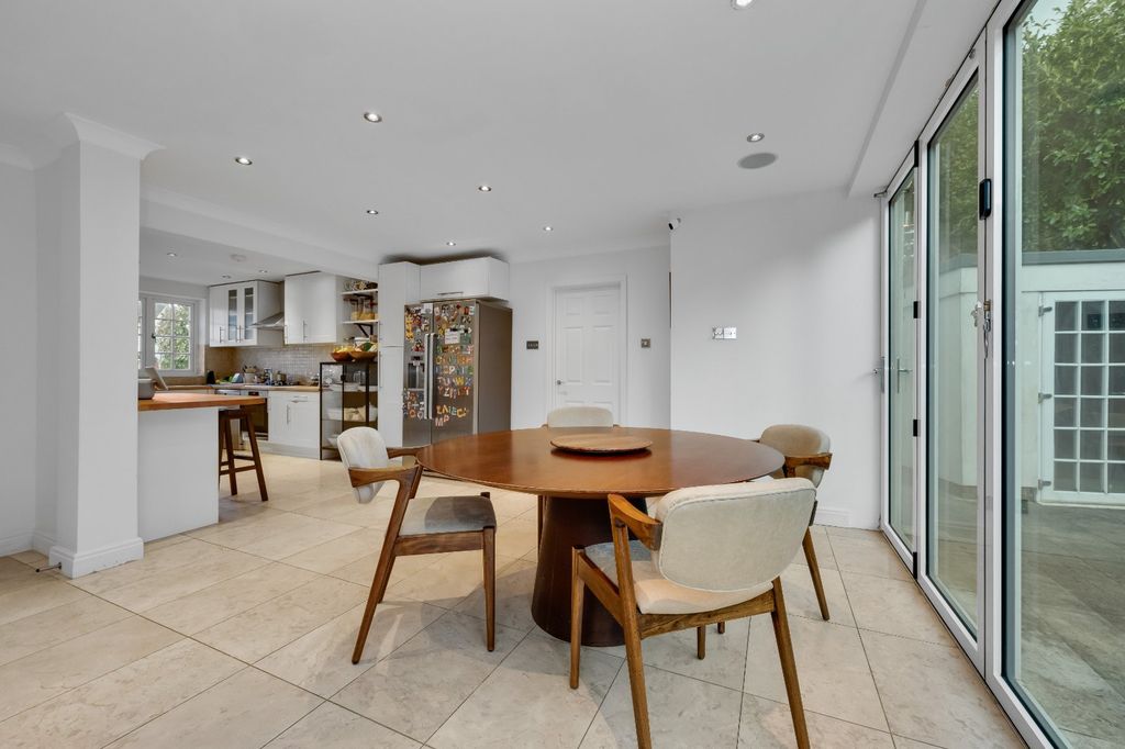 Property photo 2 of 15 Kitchen/Dining