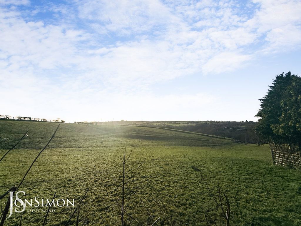 Property photo 2 of 34