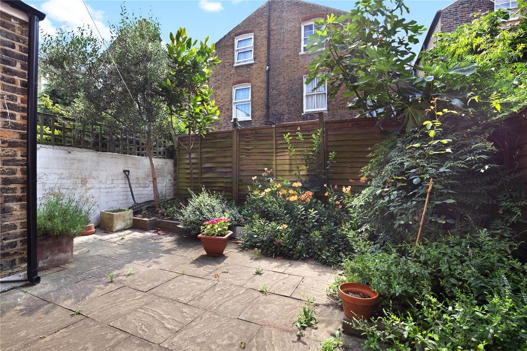 Property photo 2 of 6