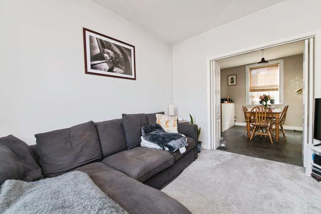 Property photo 3 of 13 Pbox-Img.Jpg