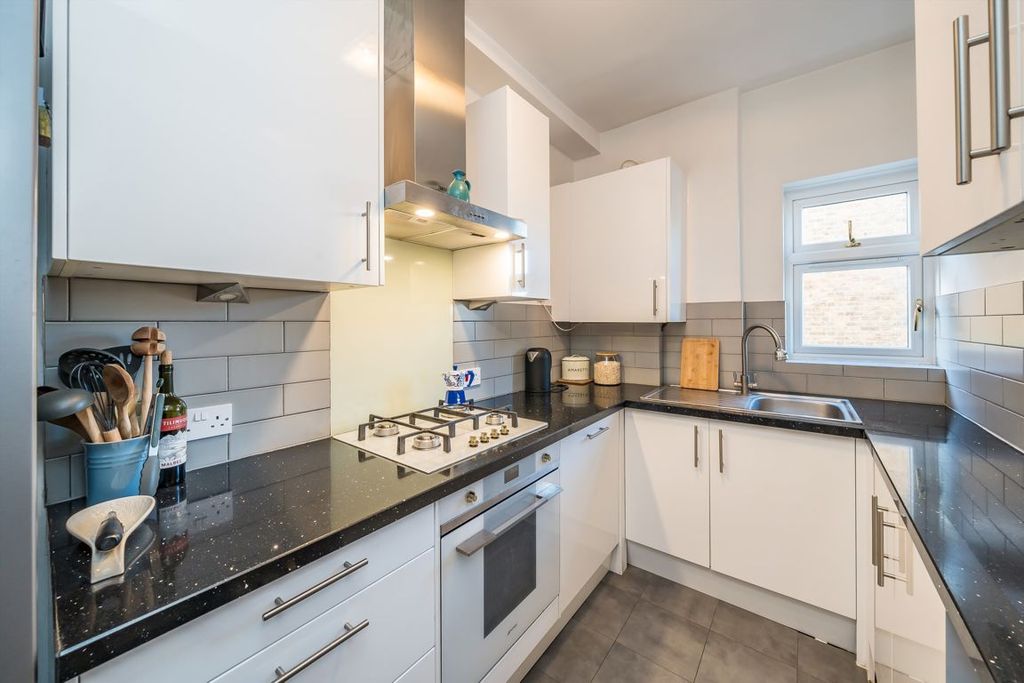 Property photo 3 of 5