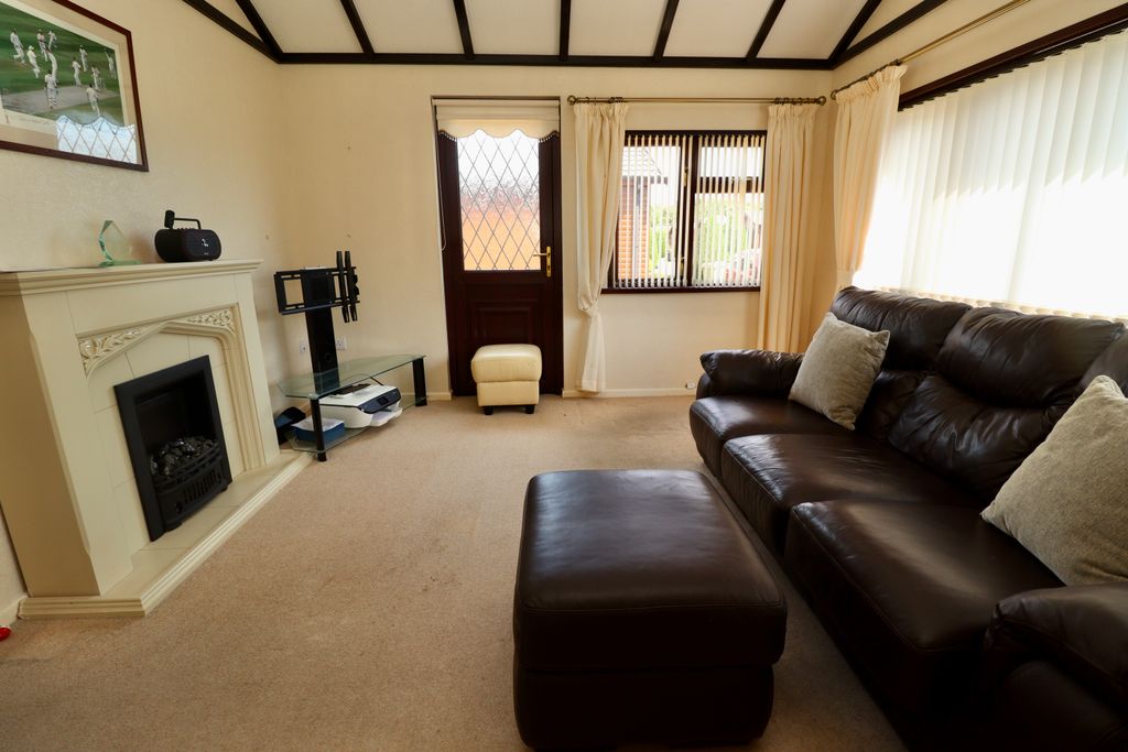 Property photo 3 of 12 Img_6939