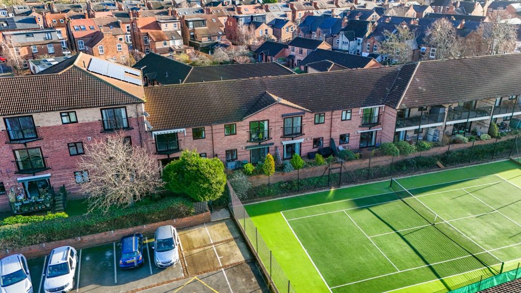 Property photo 1 of 15 Picture No. 11