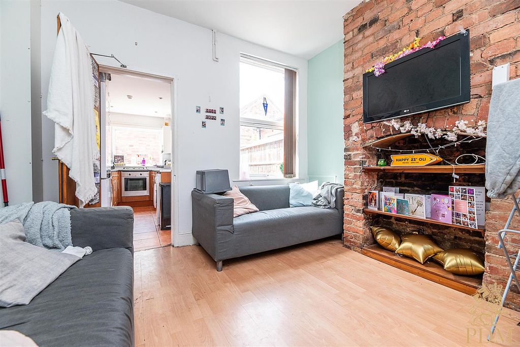 Property photo 2 of 15 25 Midland Avenue  (17 Of 19).Jpg