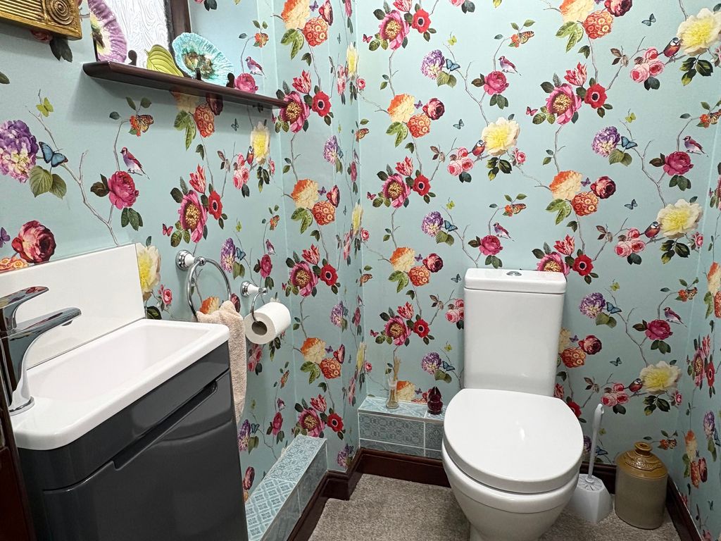 Property photo 3 of 23