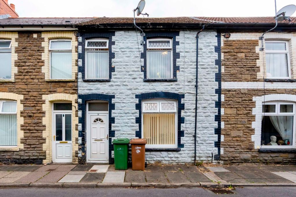 Property photo 1 of 28