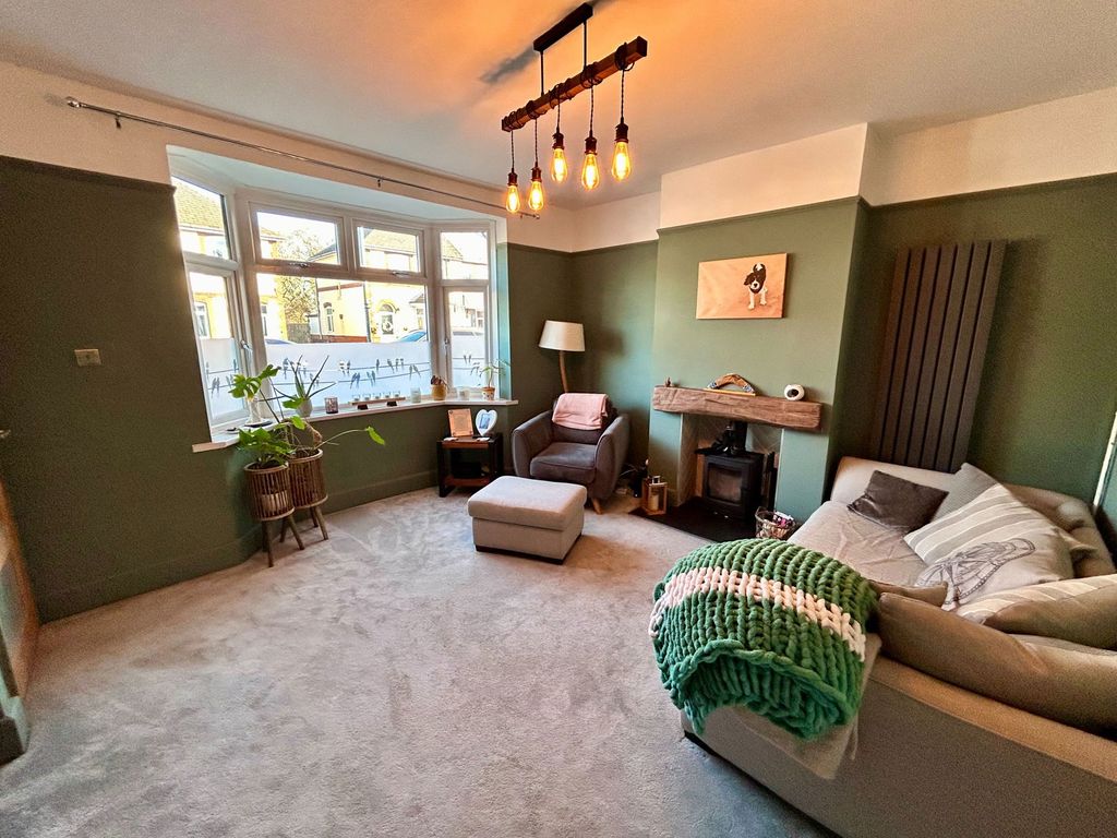 Property photo 3 of 31