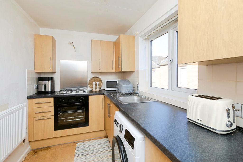 Property photo 3 of 14 Kitchen