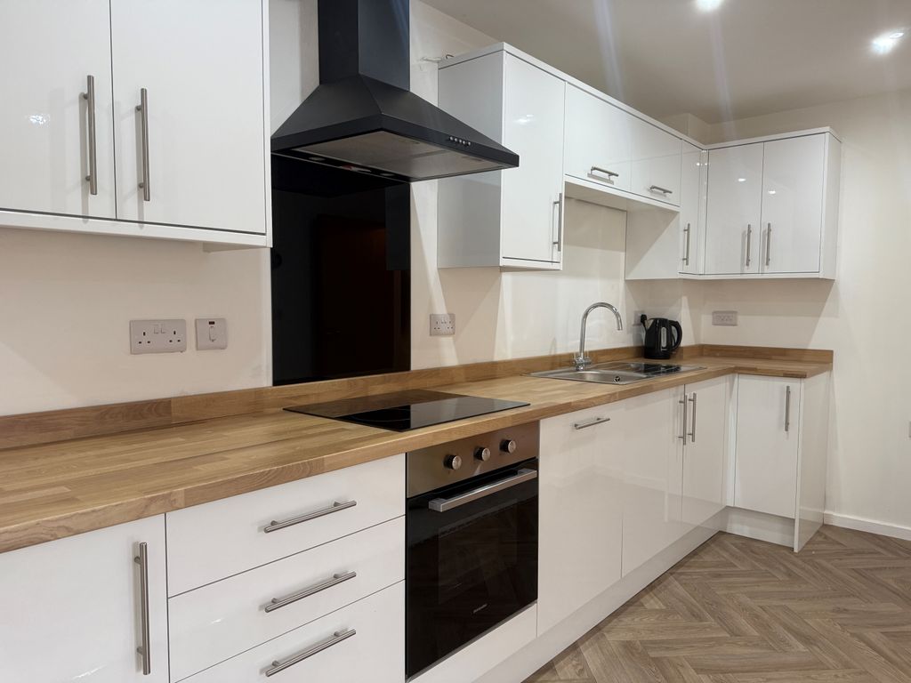 Property photo 2 of 13 Forbes2