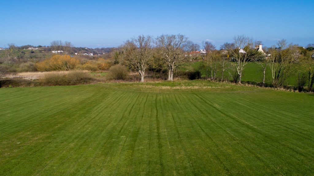 Property photo 3 of 51