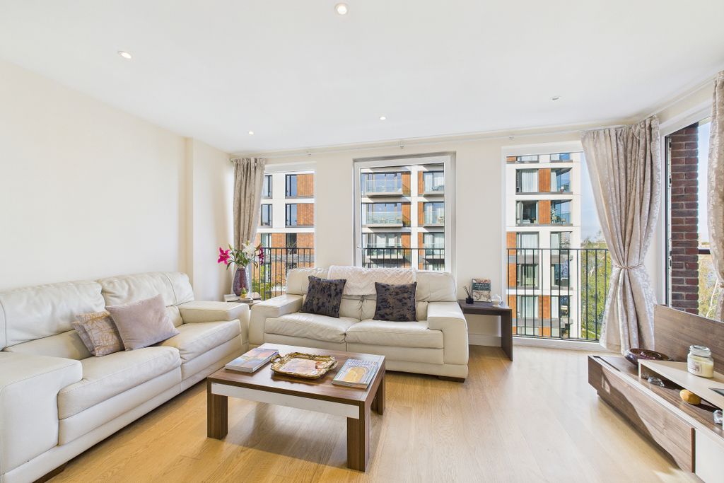 Property photo 3 of 13