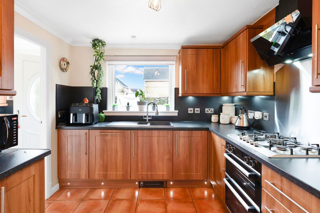 Property photo 2 of 34 Kitchen