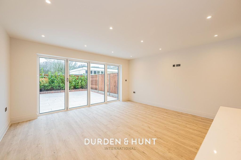 Property photo 3 of 32 Brickfield-17.Jpg