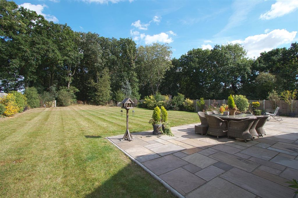 Property photo 3 of 17 Garden2.Jpg