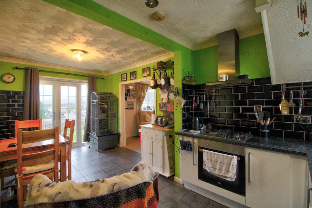 Property photo 2 of 18 Img_7874_5_6_Interior 4
