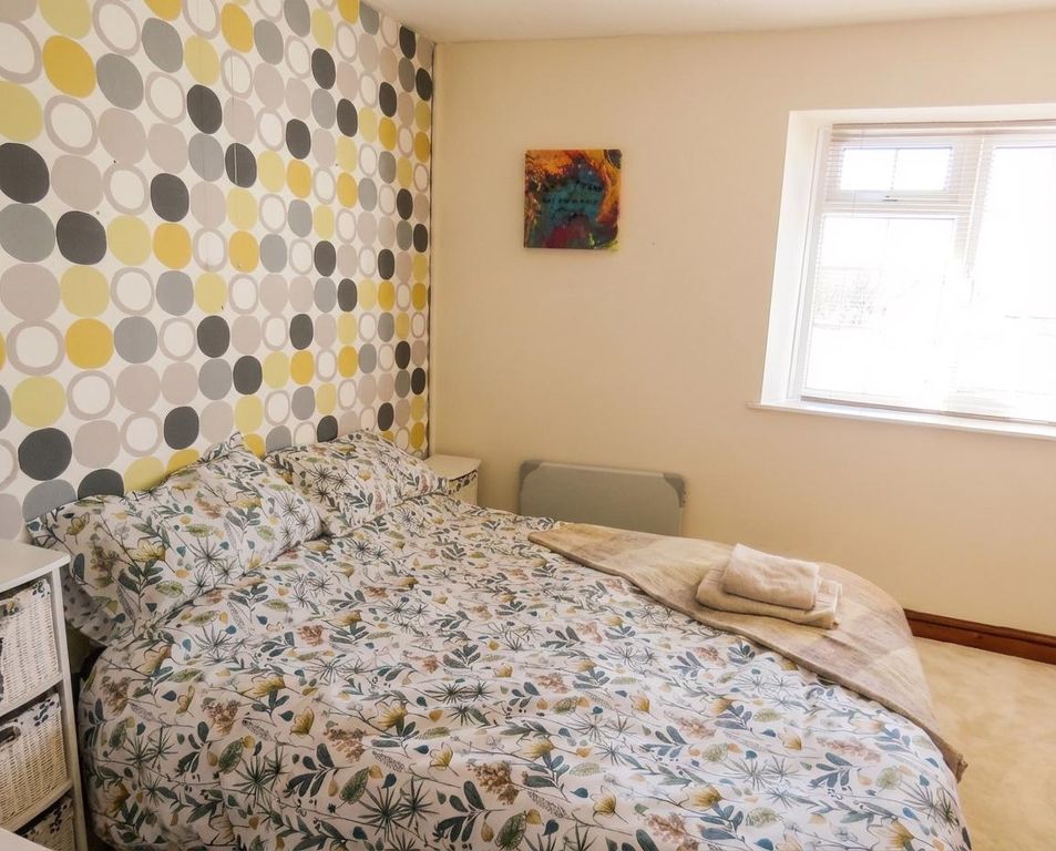 Property photo 3 of 22 Front Double Bedroom 1