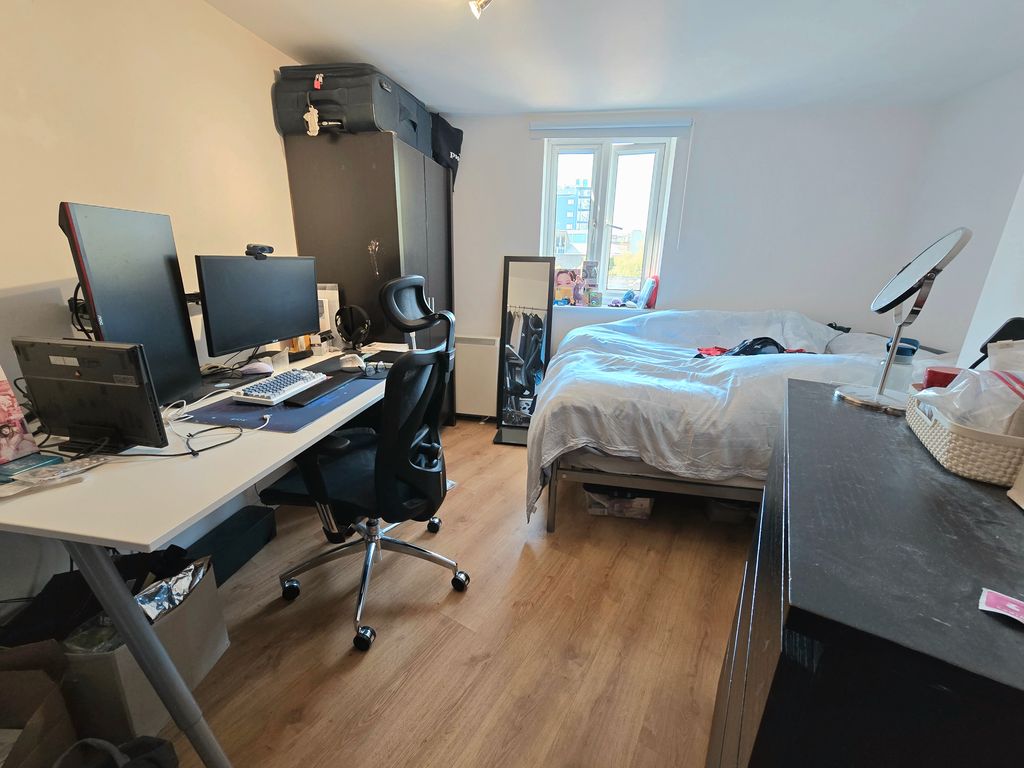 Property photo 3 of 6