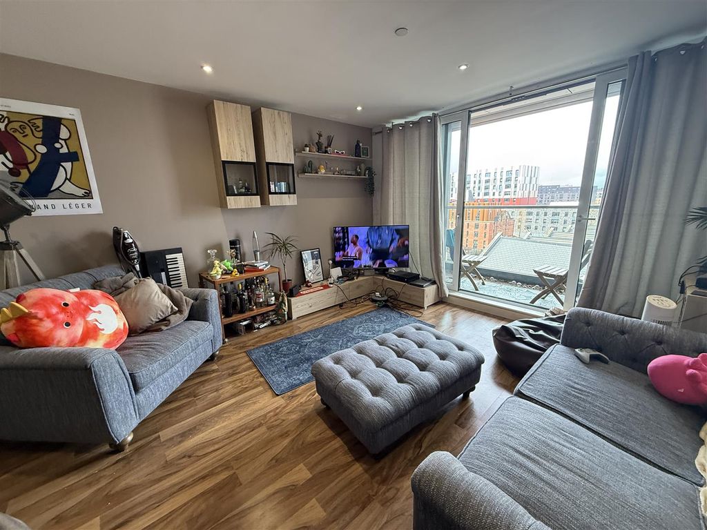 Property photo 3 of 12