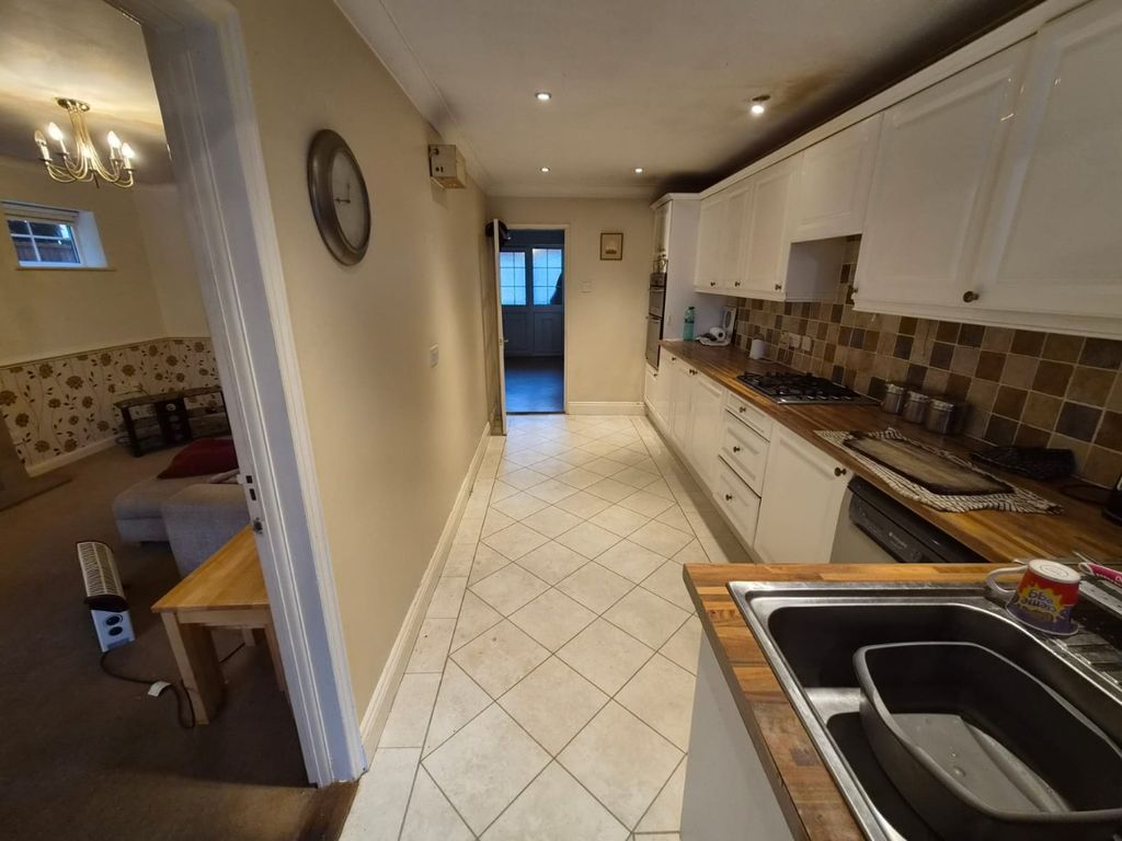 Property photo 2 of 20 4876193