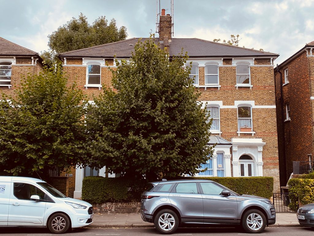 Property photo 2 of 8