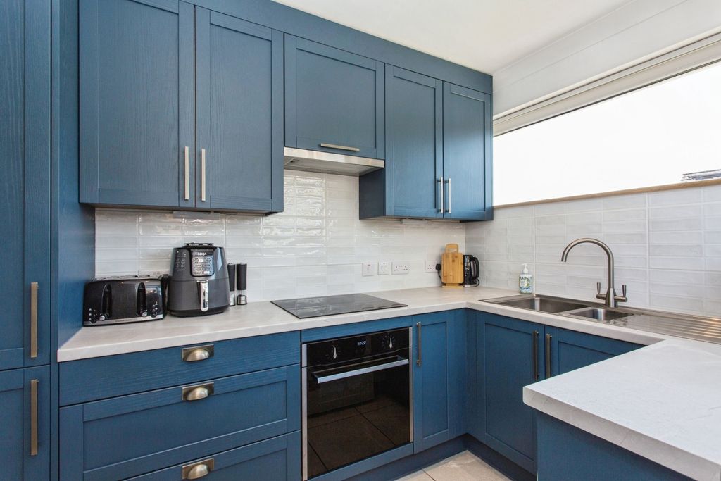 Property photo 3 of 19 Pbox-Img.Jpg