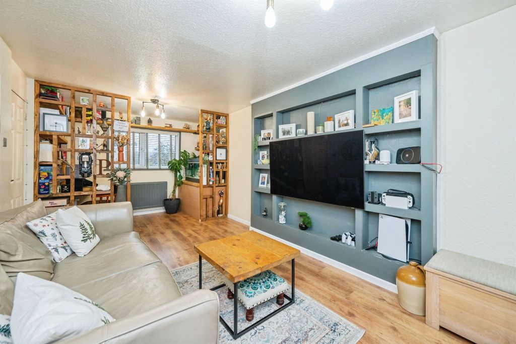 Property photo 2 of 20