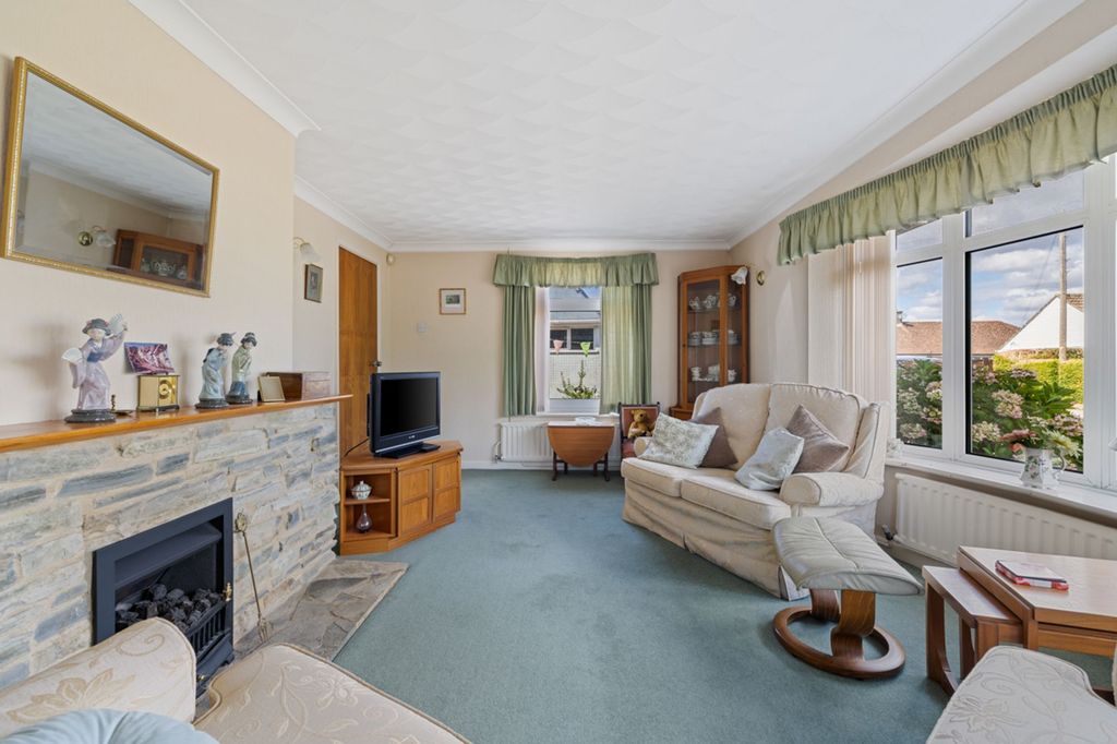 Property photo 2 of 14