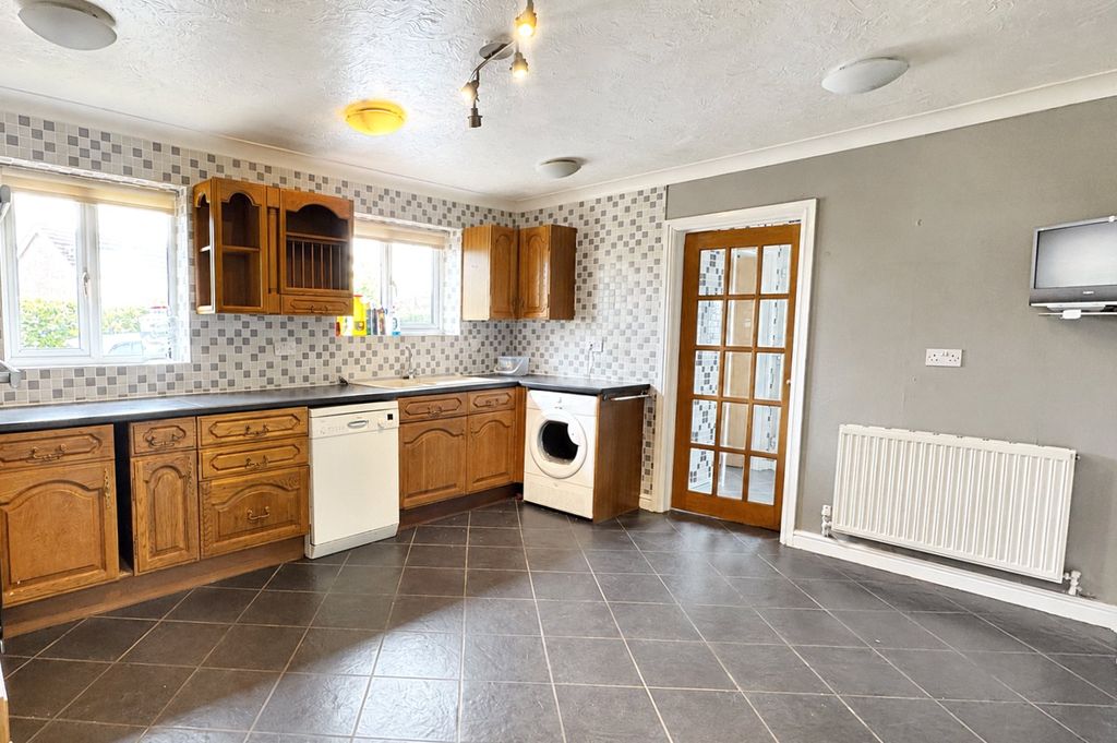 Property photo 3 of 17 3 - Picture No. 18